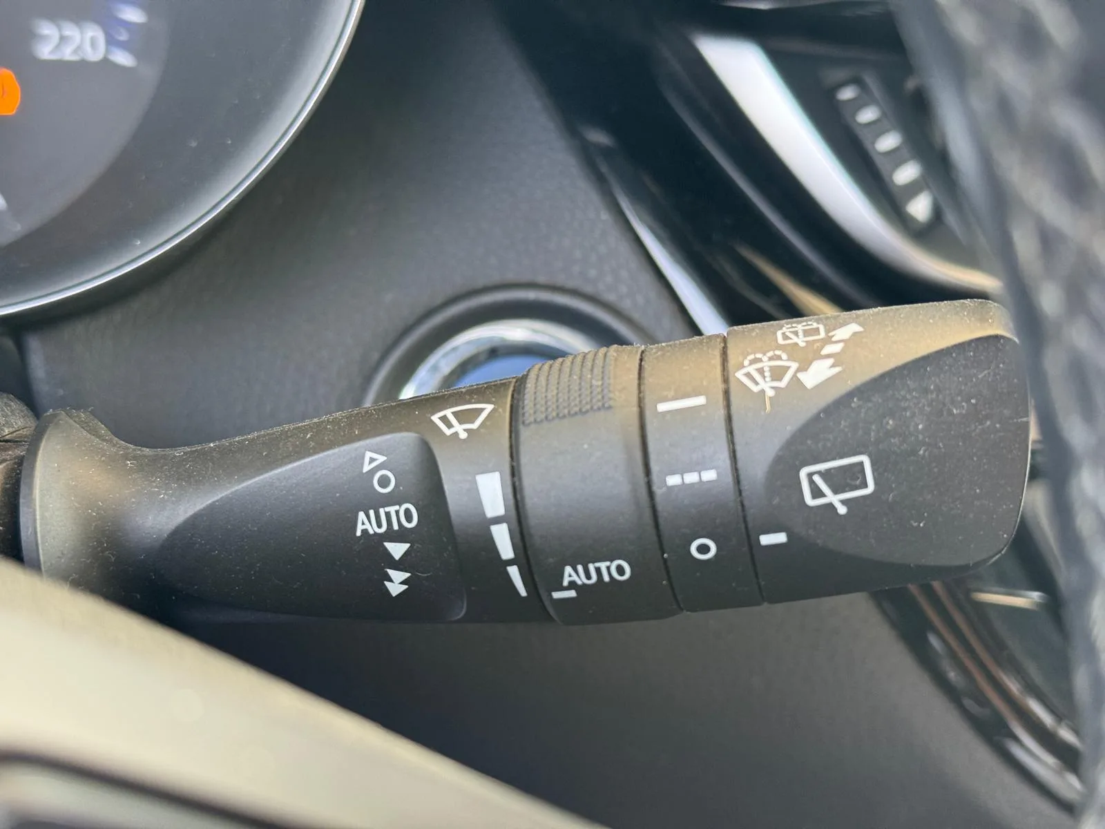 TOYOTA - CHR - Active thumbnail 10