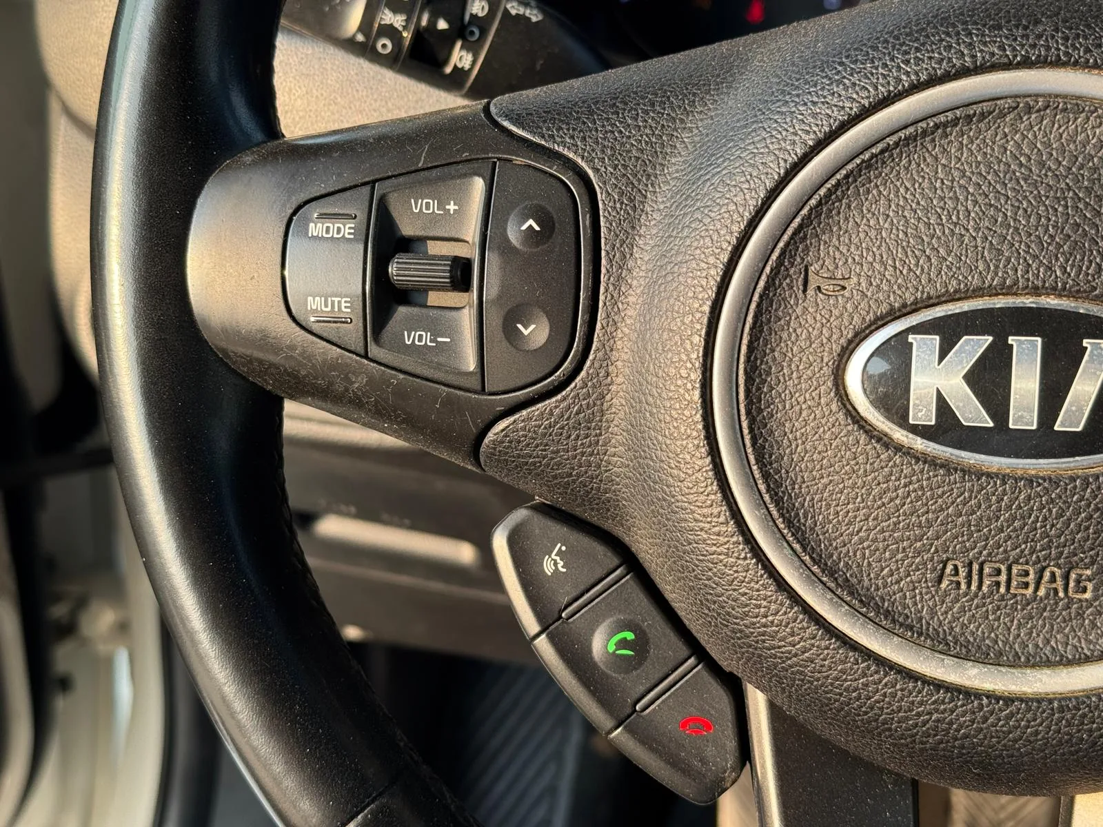 KIA - CARENS - 1.7 CRDi thumbnail 7