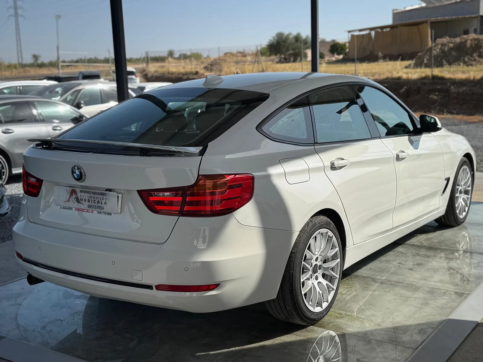 BMW SERIE 3 318d - GRAN TURISMO thumbnail 3
