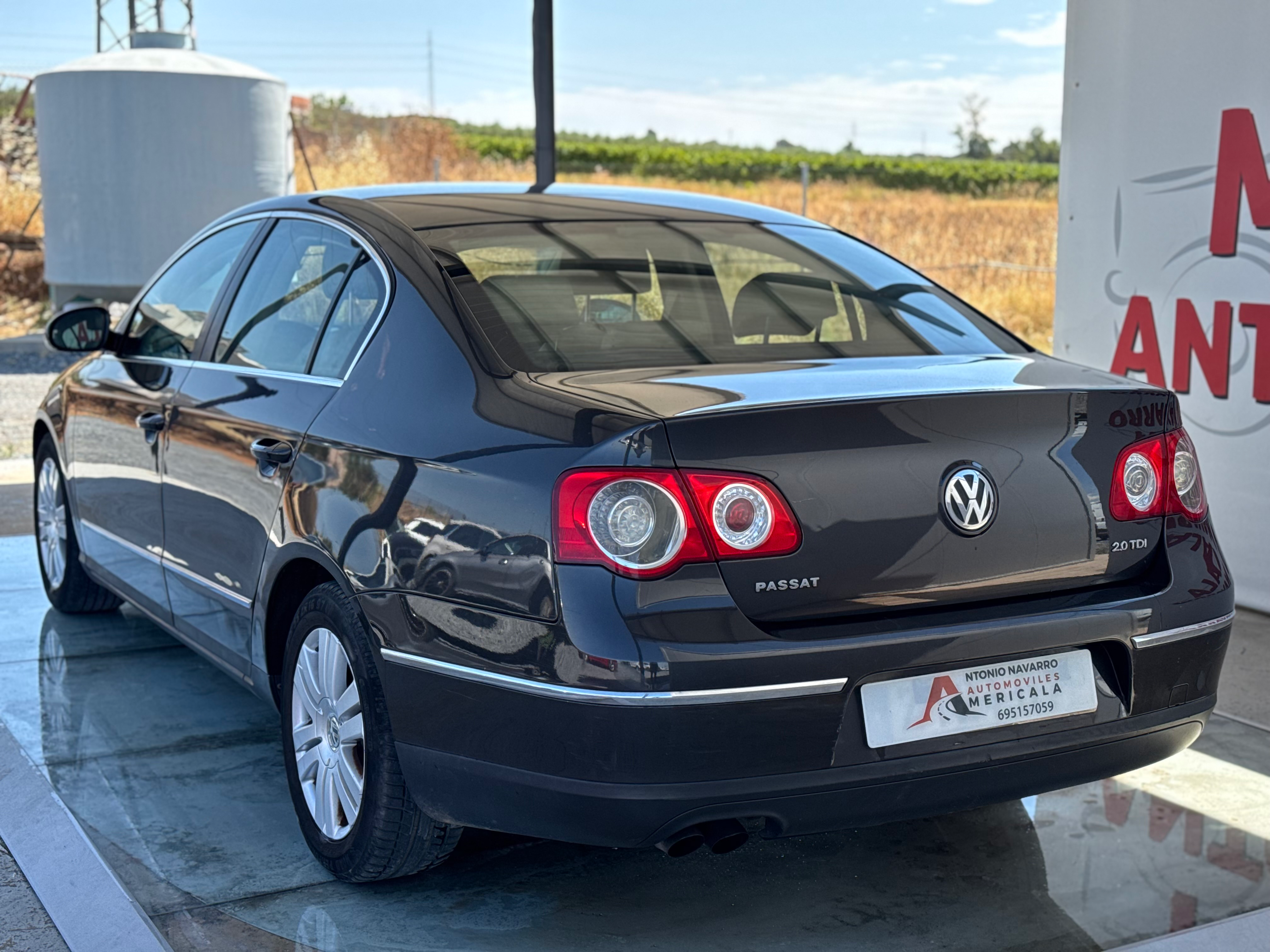 Volkswagen Passat - 2.0 TDI thumbnail 2
