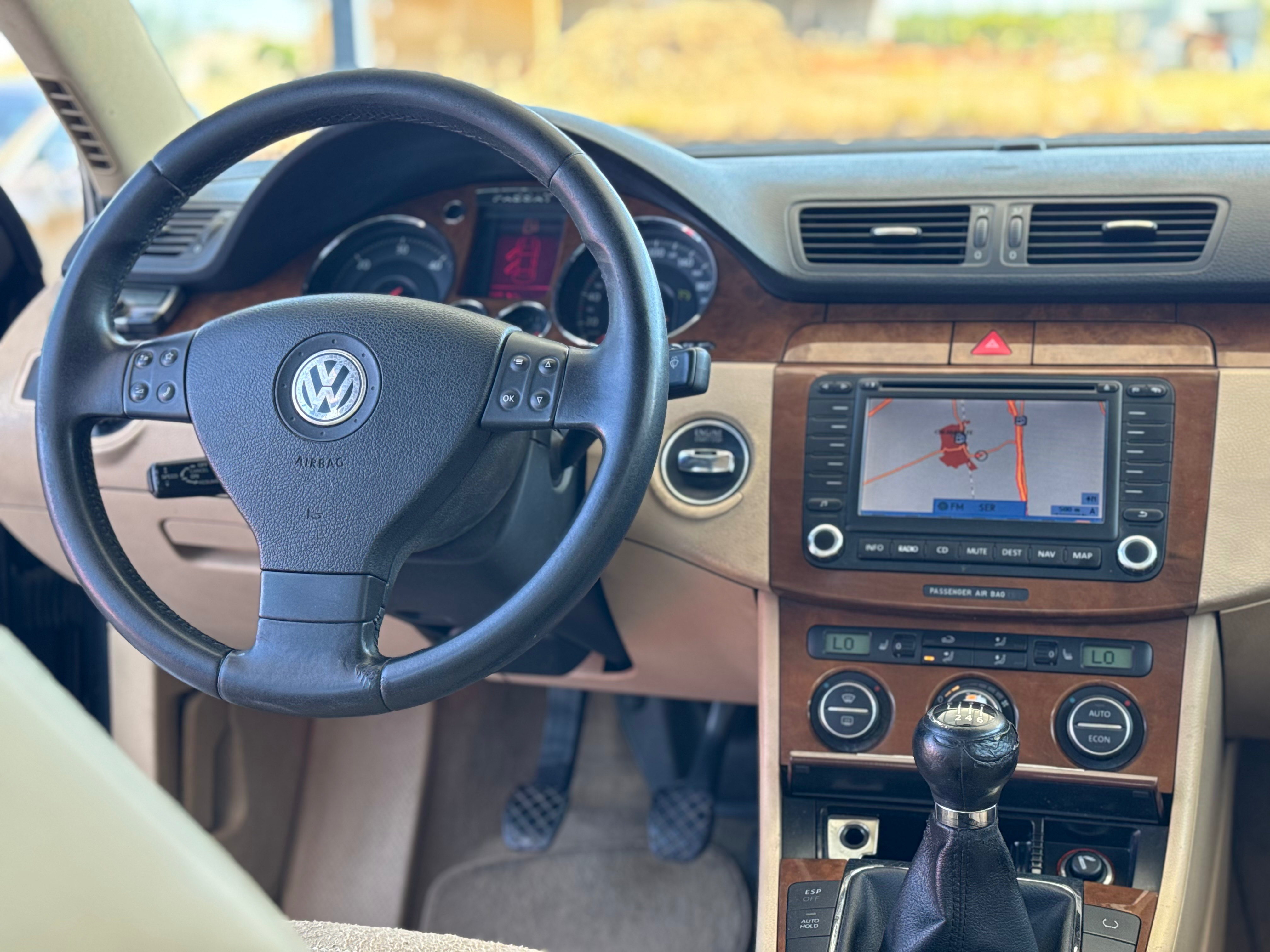 Volkswagen Passat - 2.0 TDI thumbnail 12