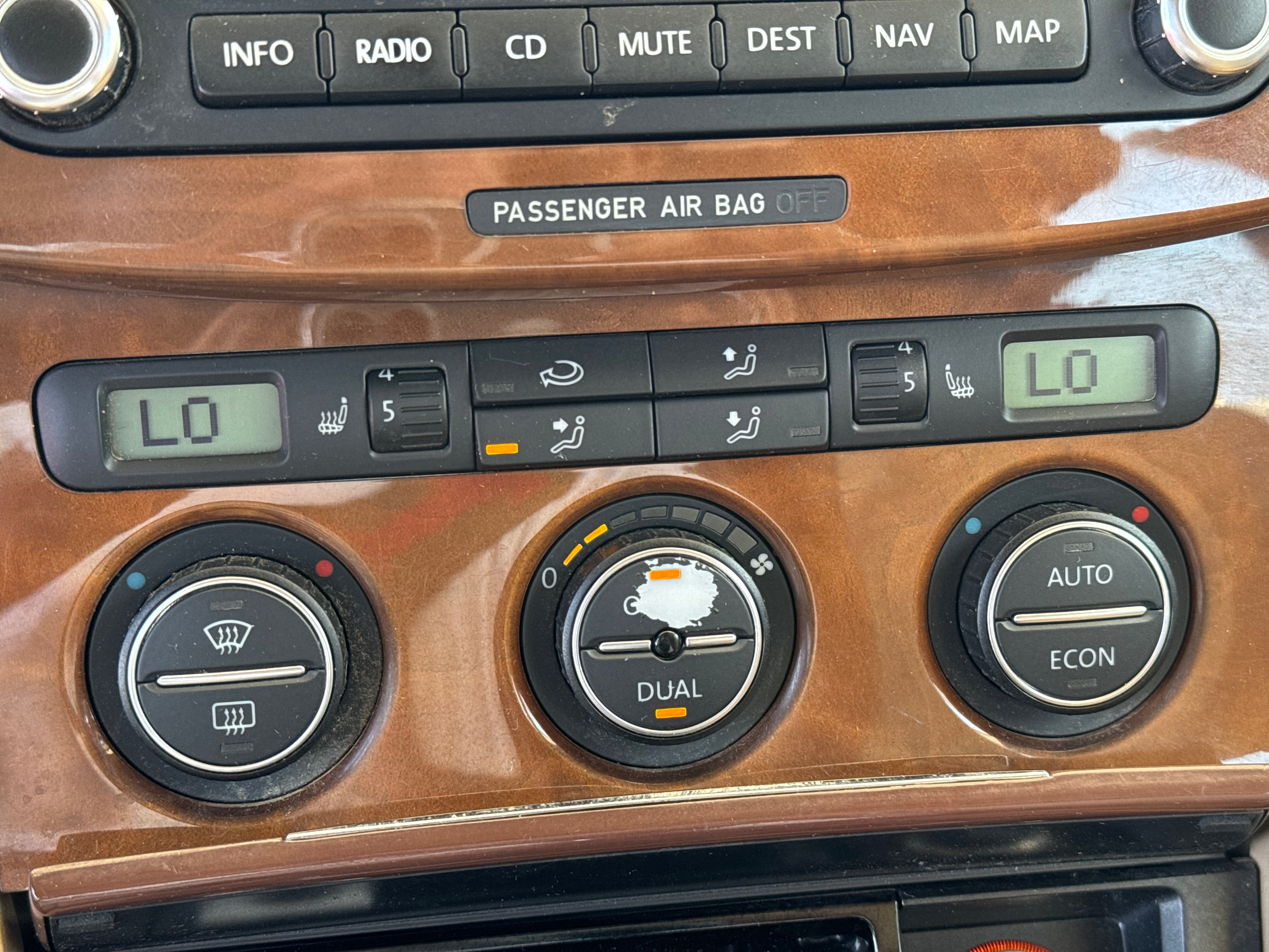 Volkswagen Passat - 2.0 TDI thumbnail 10