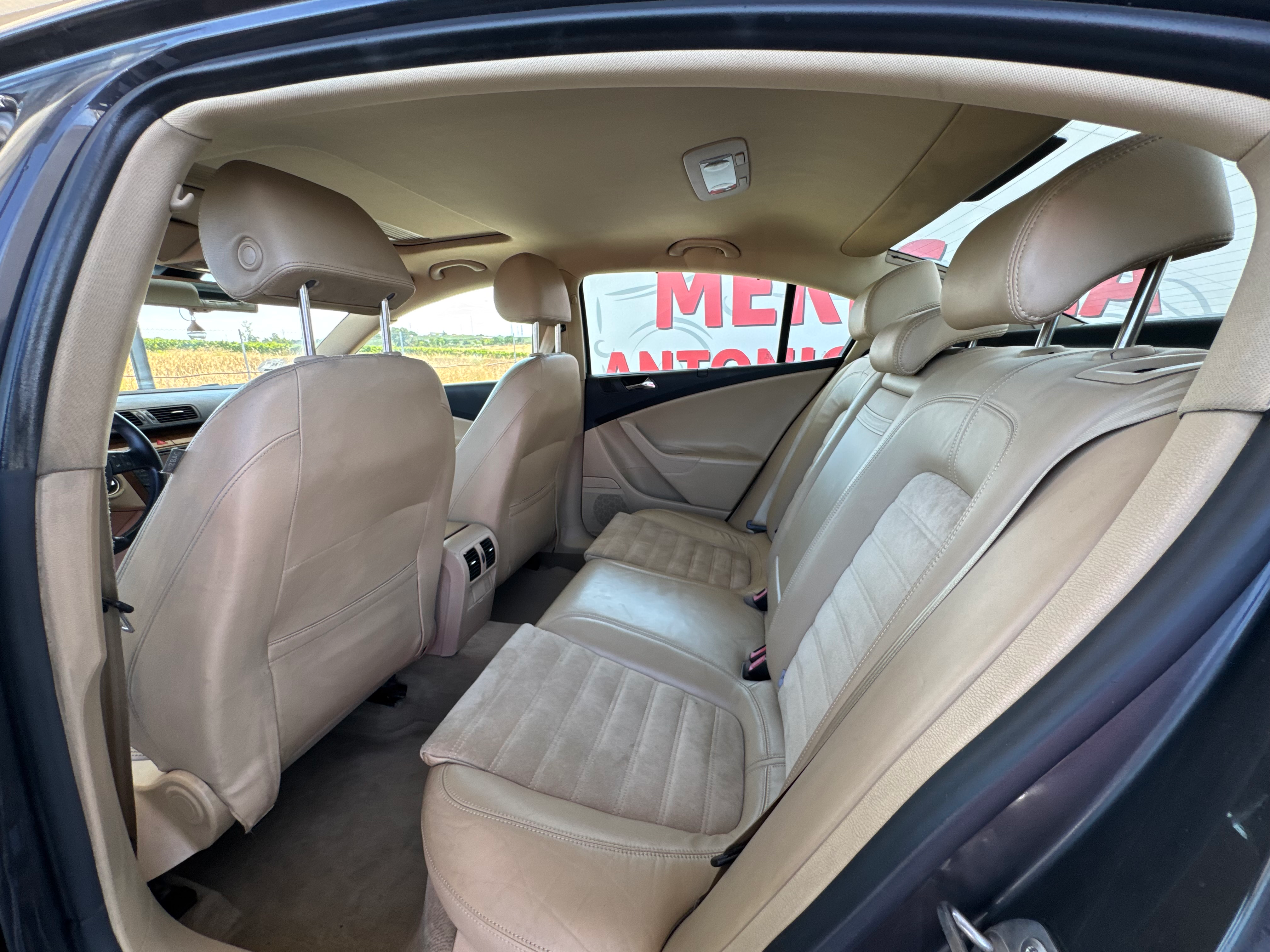 Volkswagen Passat - 2.0 TDI thumbnail 13