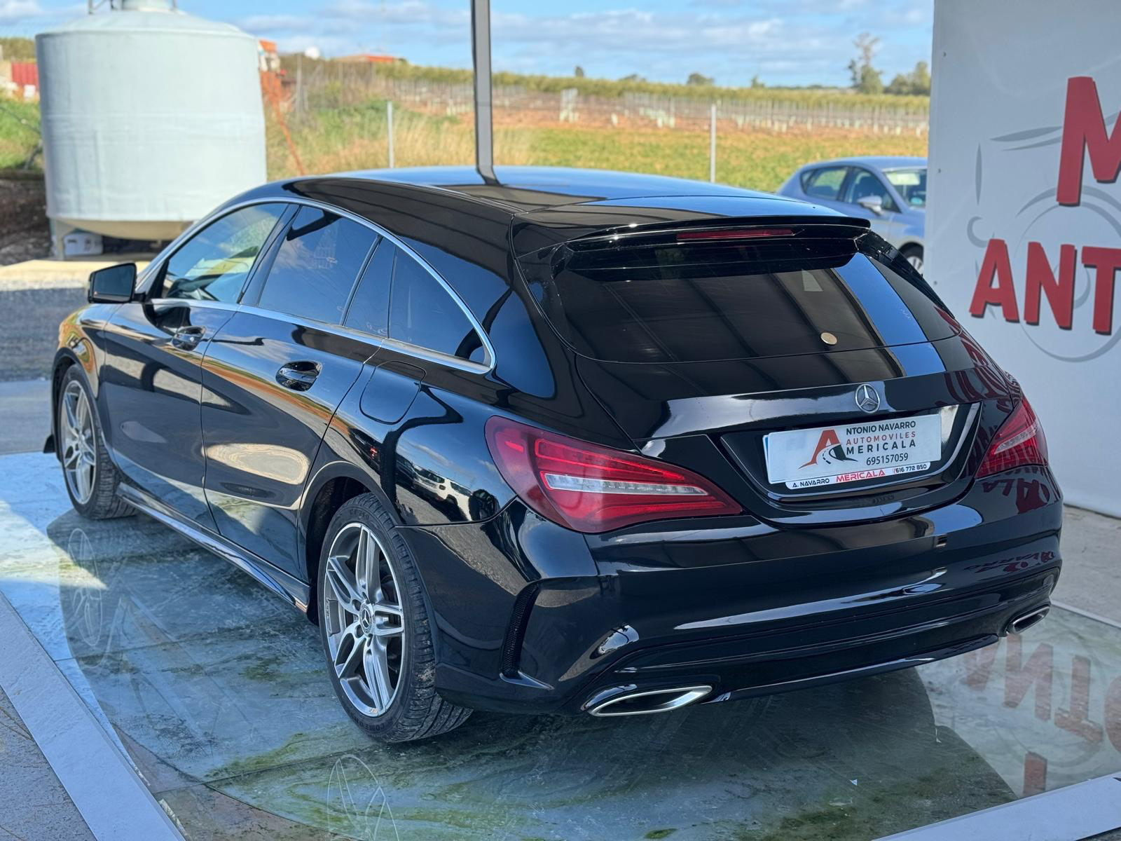 Mercedes- Benz CLA 200d - Shooting Brake - AMG line thumbnail 2