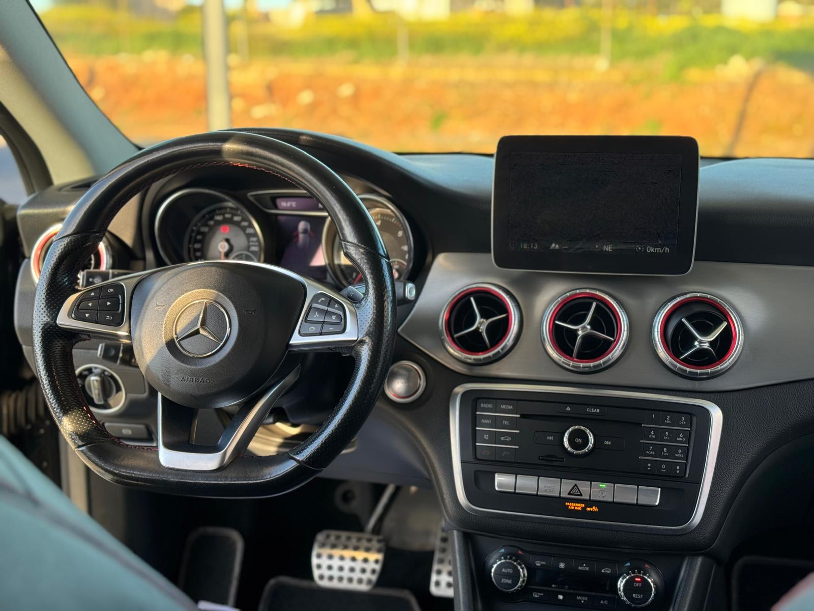 Mercedes- Benz CLA 200d - Shooting Brake - AMG line thumbnail 7