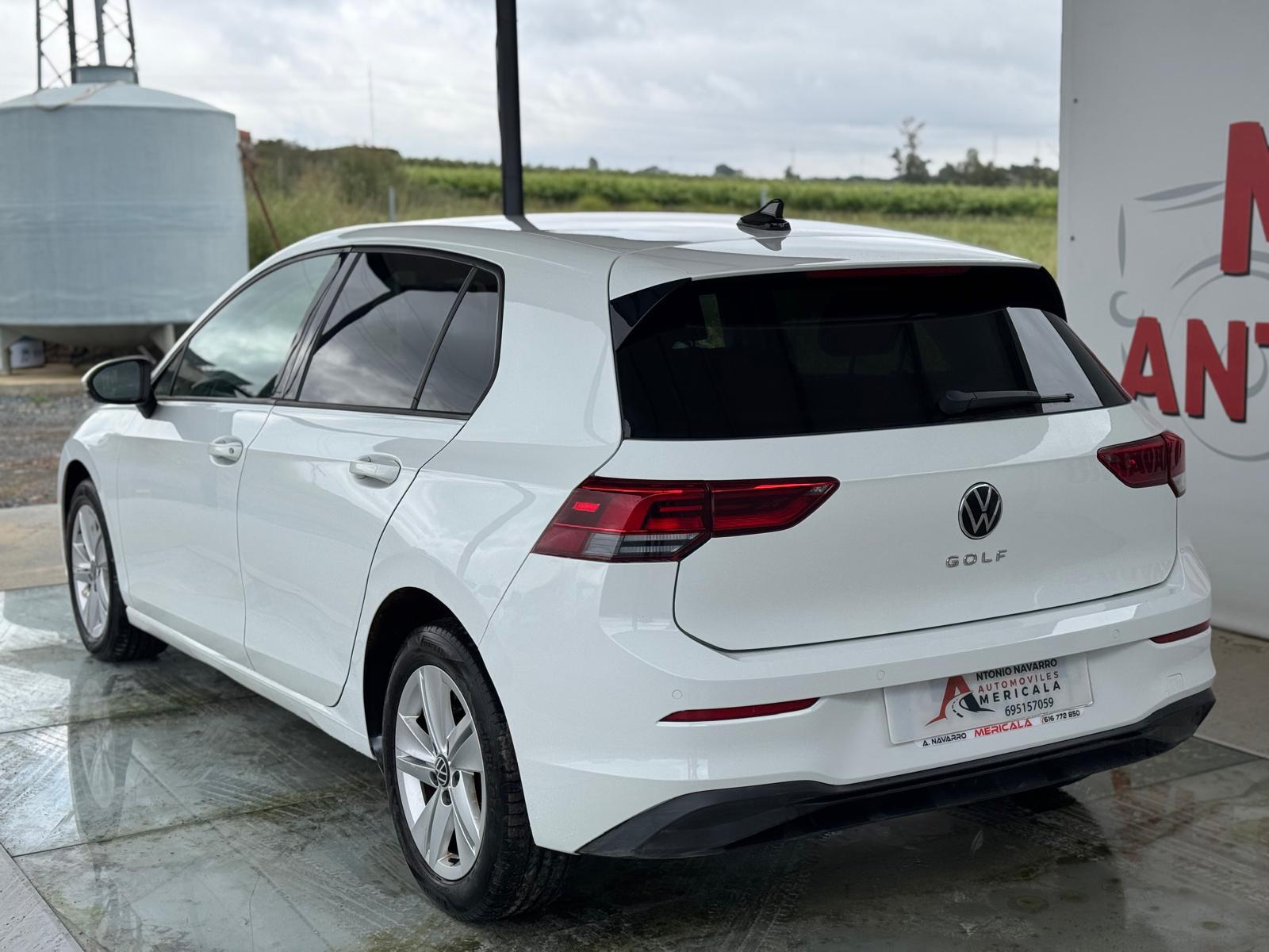 Volkswagen Golf - Life 1.0 eTSI DSG thumbnail 2