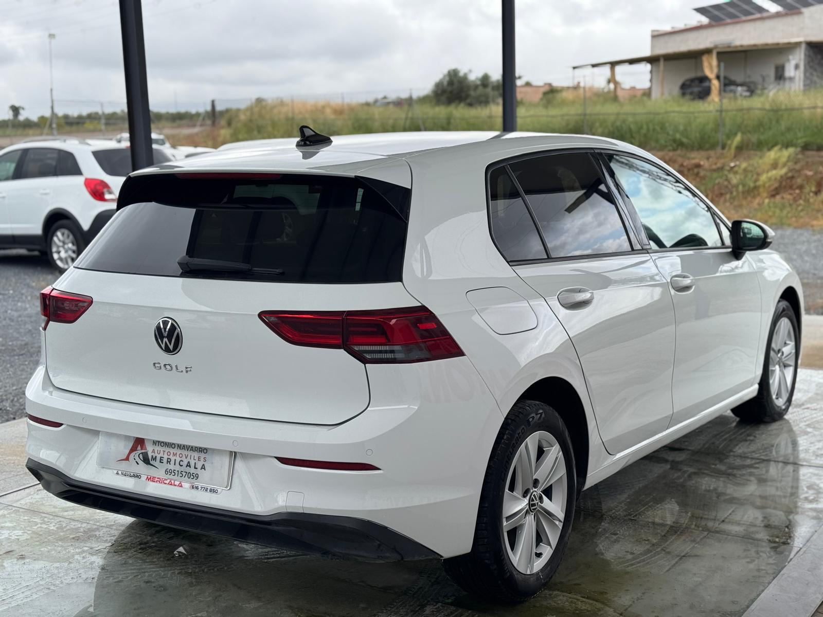 Volkswagen Golf - Life 1.0 eTSI DSG thumbnail 3