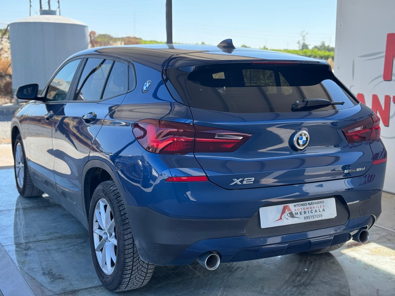 BMW X2 - sDrive18d thumbnail 2