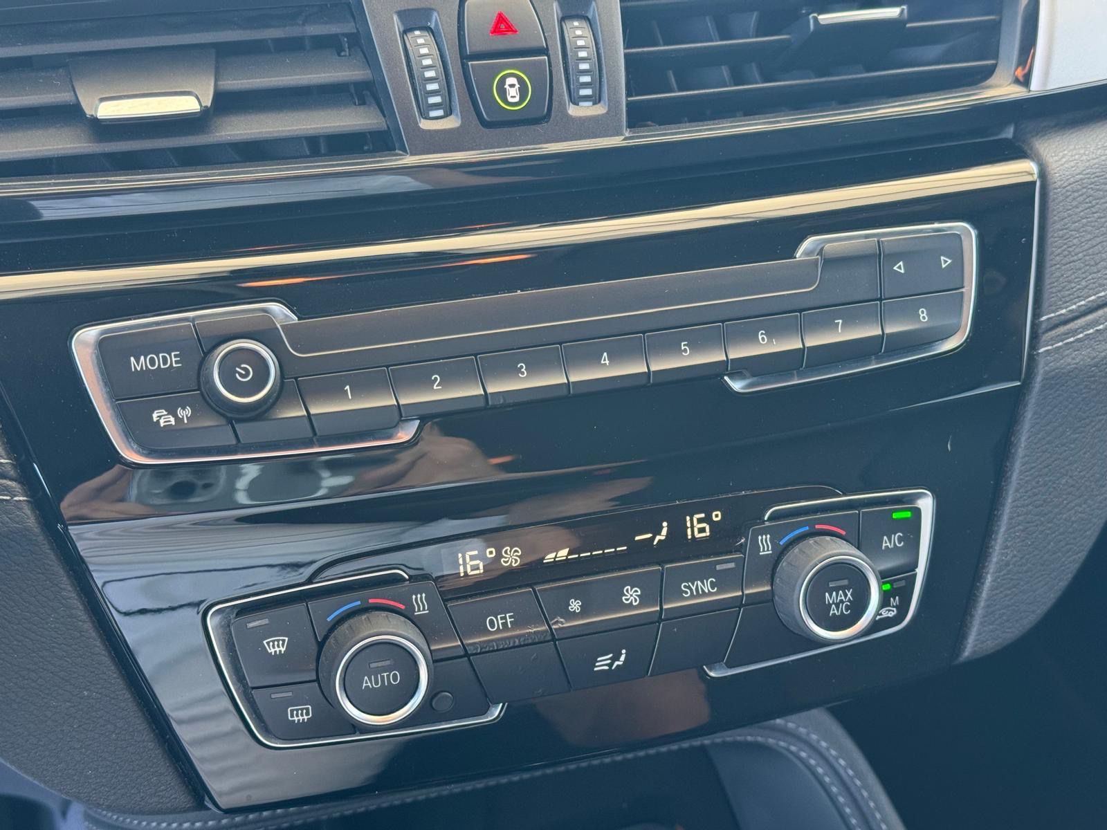 BMW X2 - sDrive18d thumbnail 11