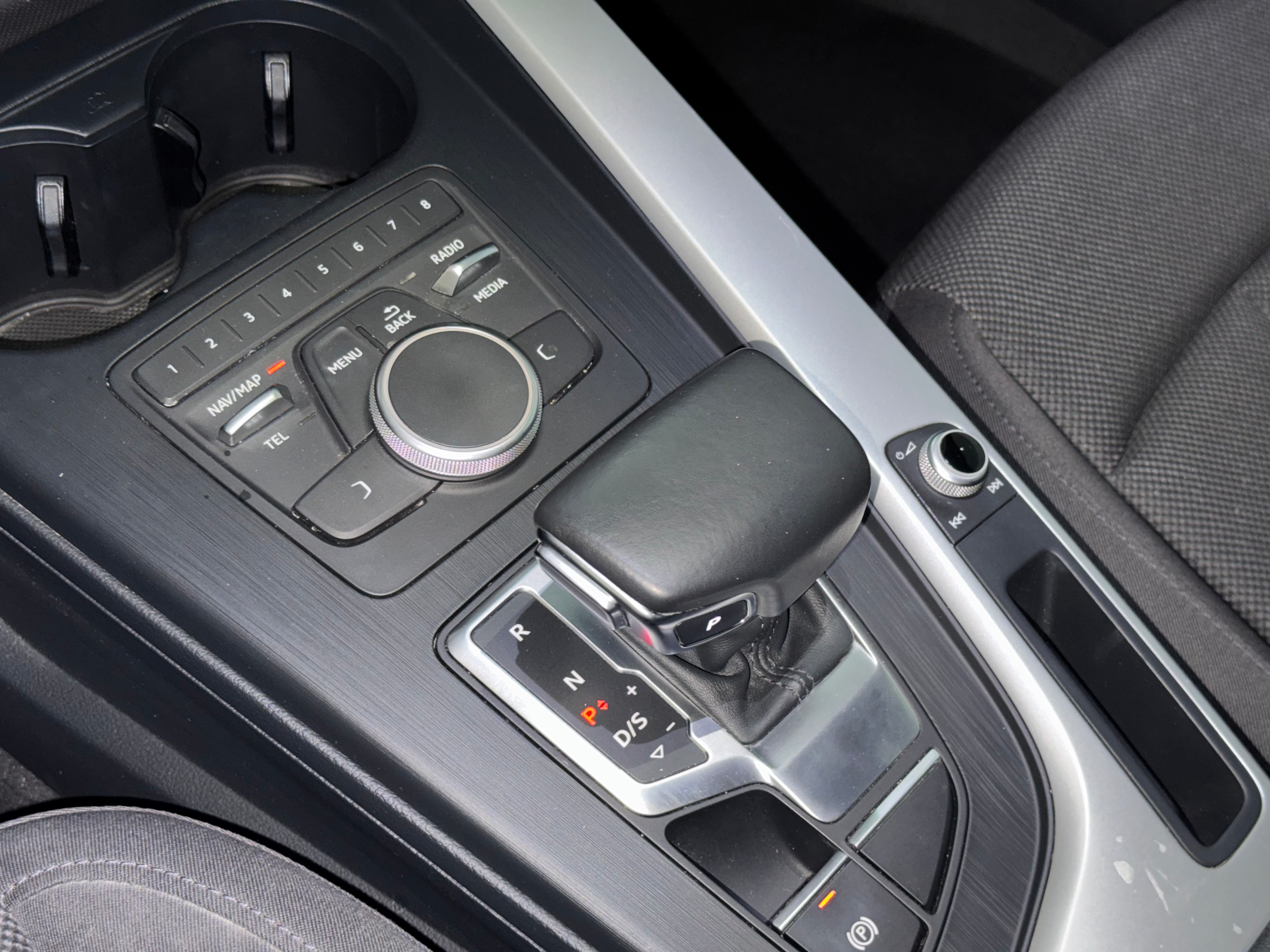 AUDI A4 familiar - ULTRA- 2.0 TDI 150 CV thumbnail 5