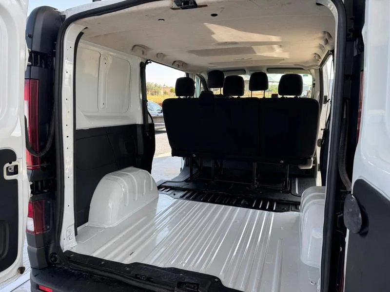 Renault Trafic 2.0d 120 cv thumbnail 12