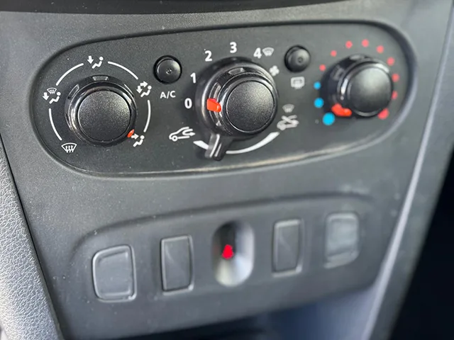 Dacia Sandero 1.5 dCi 90 cv thumbnail 7