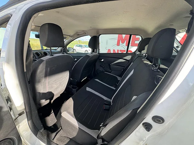 Dacia Sandero 1.5 dCi 90 cv thumbnail 9