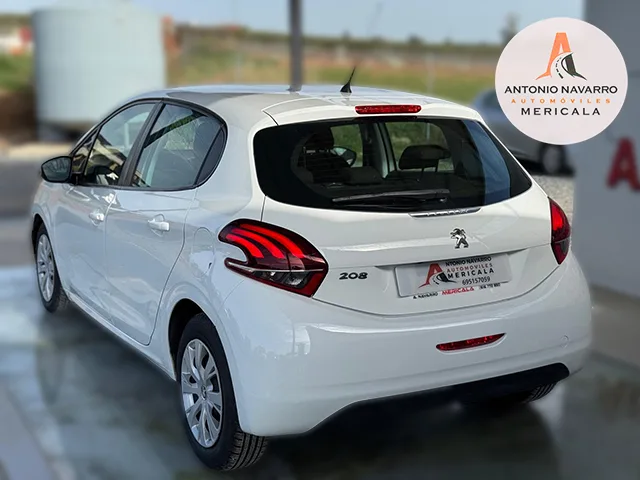 Peugeot 208 1.6 HDi 100 cv thumbnail 4
