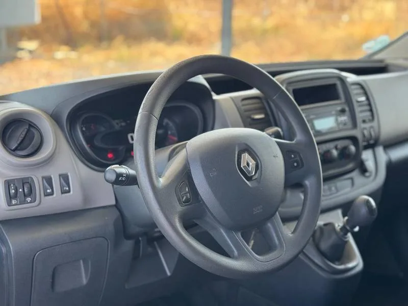 Renault Trafic 2.0d 120 cv thumbnail 5
