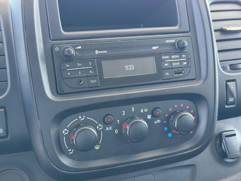 Renault Trafic 2.0d 120 cv thumbnail 8
