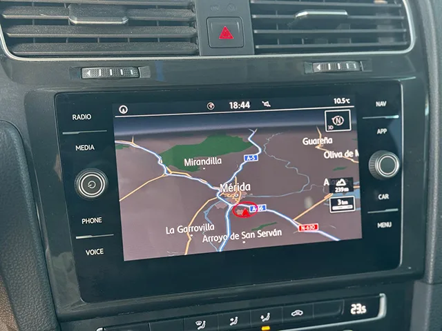 Volkswagen Golf 1.6 Tdi 115 cv thumbnail 5