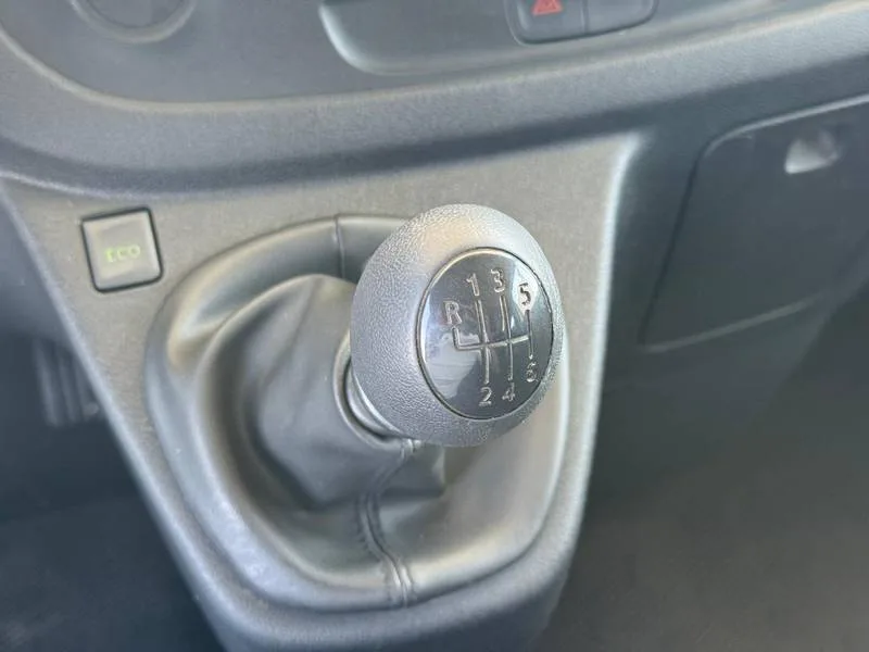 Renault Trafic 2.0d 120 cv thumbnail 9